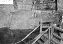 Saline de Salins-les-Bains (Jura) : la source du puits à Muire sous l'hôtel des Bains, début du XXe siècle.