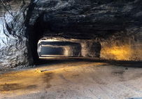 Galerie souterraine d'exploitation minière de sel gemme.